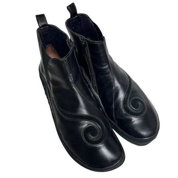 Naot Black Leather Chi Koru Ankle Boot Side Zip Sz 39 / Sz 8.5-9 - Picture 1 of 11